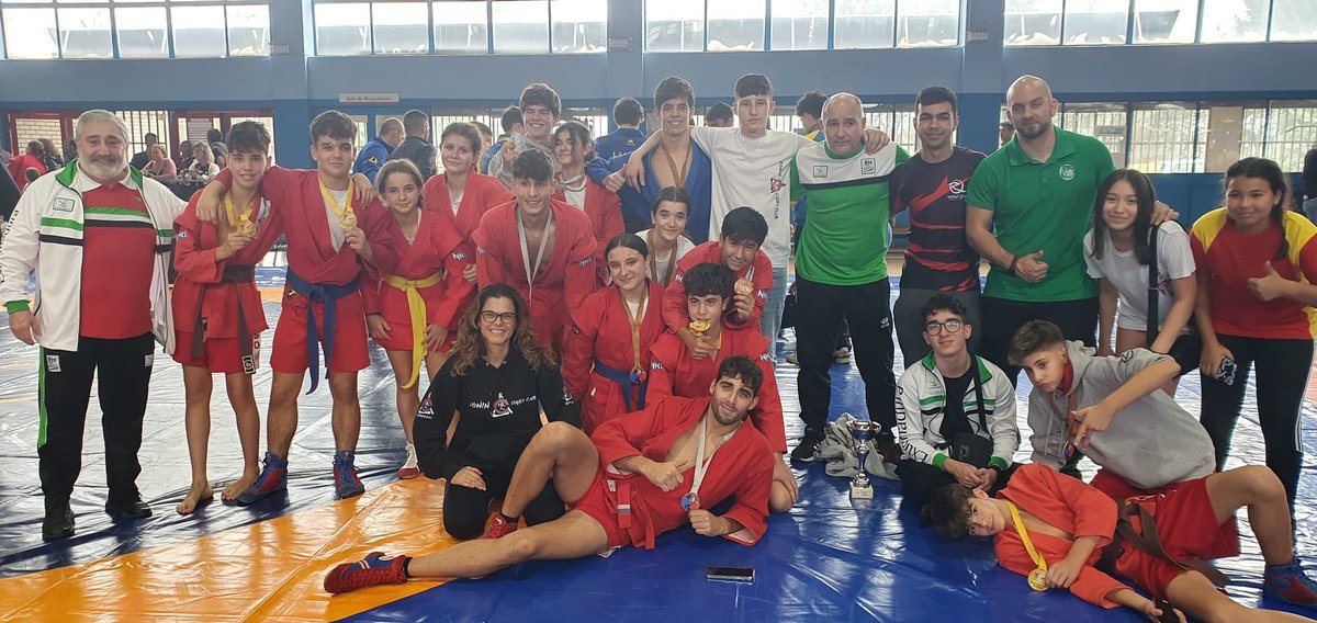 Ayto_Caceres's tweet photo. Enhorabuena al equipo de lucha Ronin de Cáceres!! Se traen del torneo nacional de Madrid un gran botín
 🤼Modalidad Sambo : 4 🏅 4🥈5 🥉
🤼 Grappling: 1 🏅1 🥈 https://t.co/Aa2WANGyX6