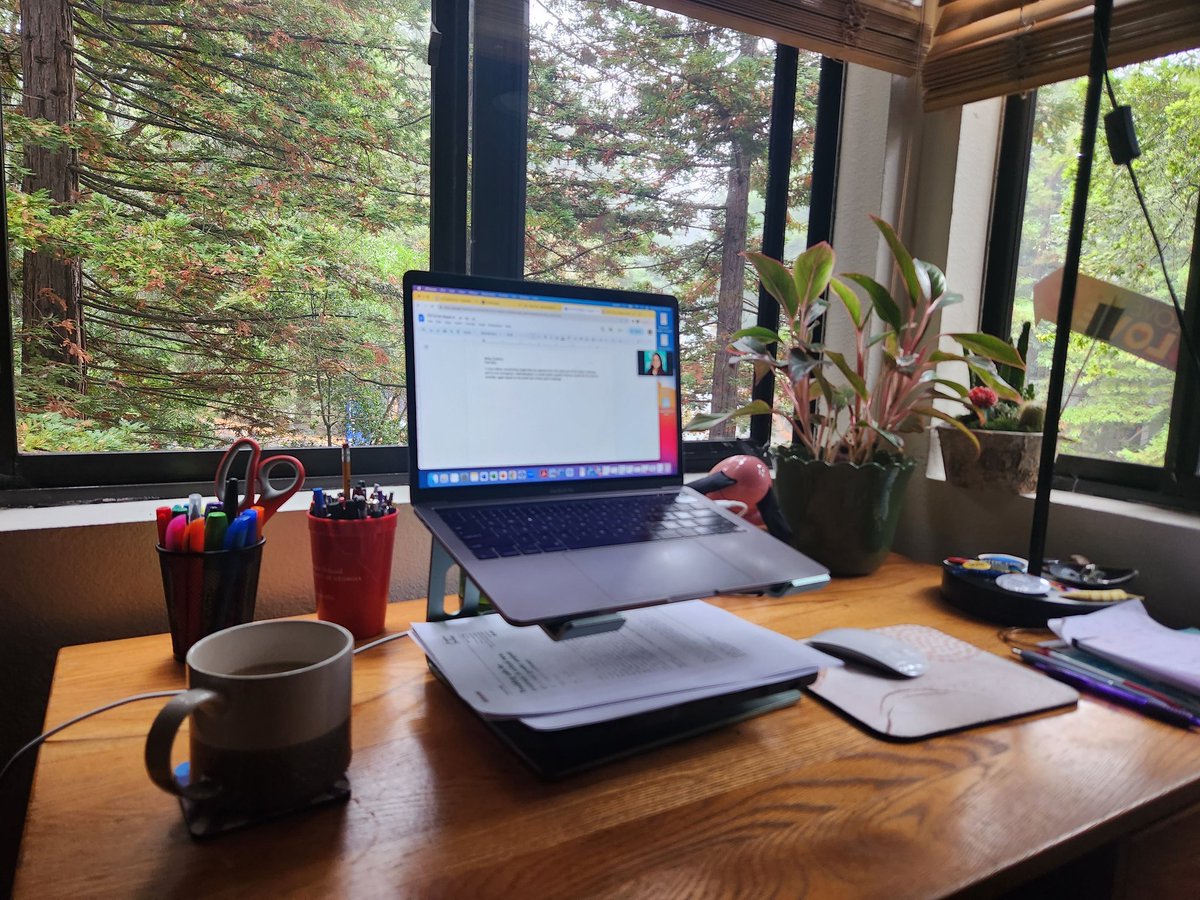 Started my morning with a writing session alongside <a href="/CentAmWriters/">CentAm & Isthmian Writers</a> 🤎 The rainy/foggy scenery at UCSC was a plus. I felt at peace 😌