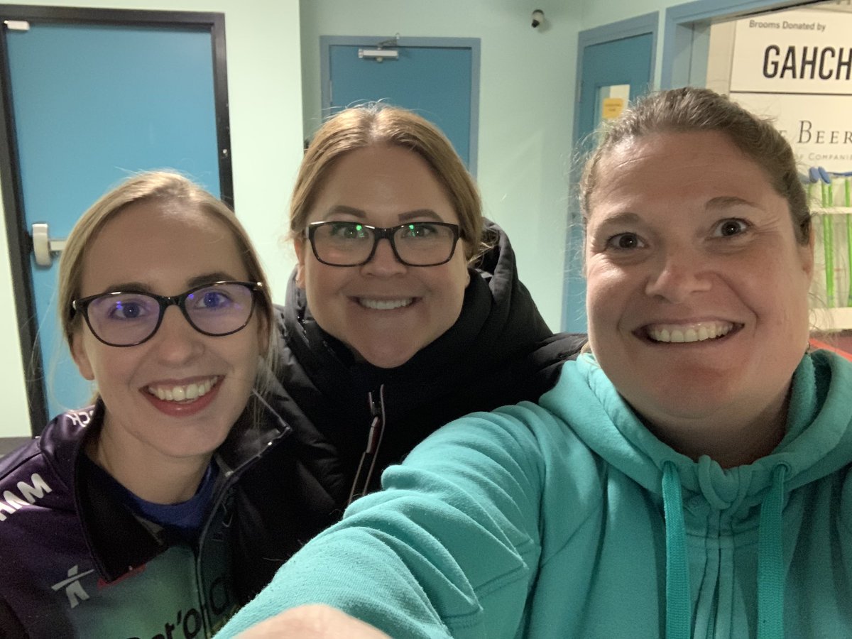 TeamGalusha's tweet image. We had such a good time yesterday helping out with the Yellowknife Curling Club’s learn to curl clinic! Was great to see so many people out! 🥌

#LearnToCurl #curling