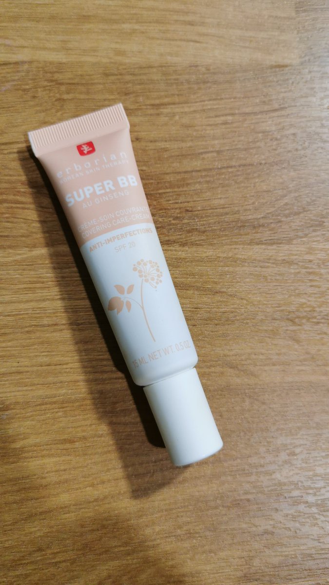 Ce truc est tellement génial que ça réveille la vieille blogueuse beauté qui dormait en moi...