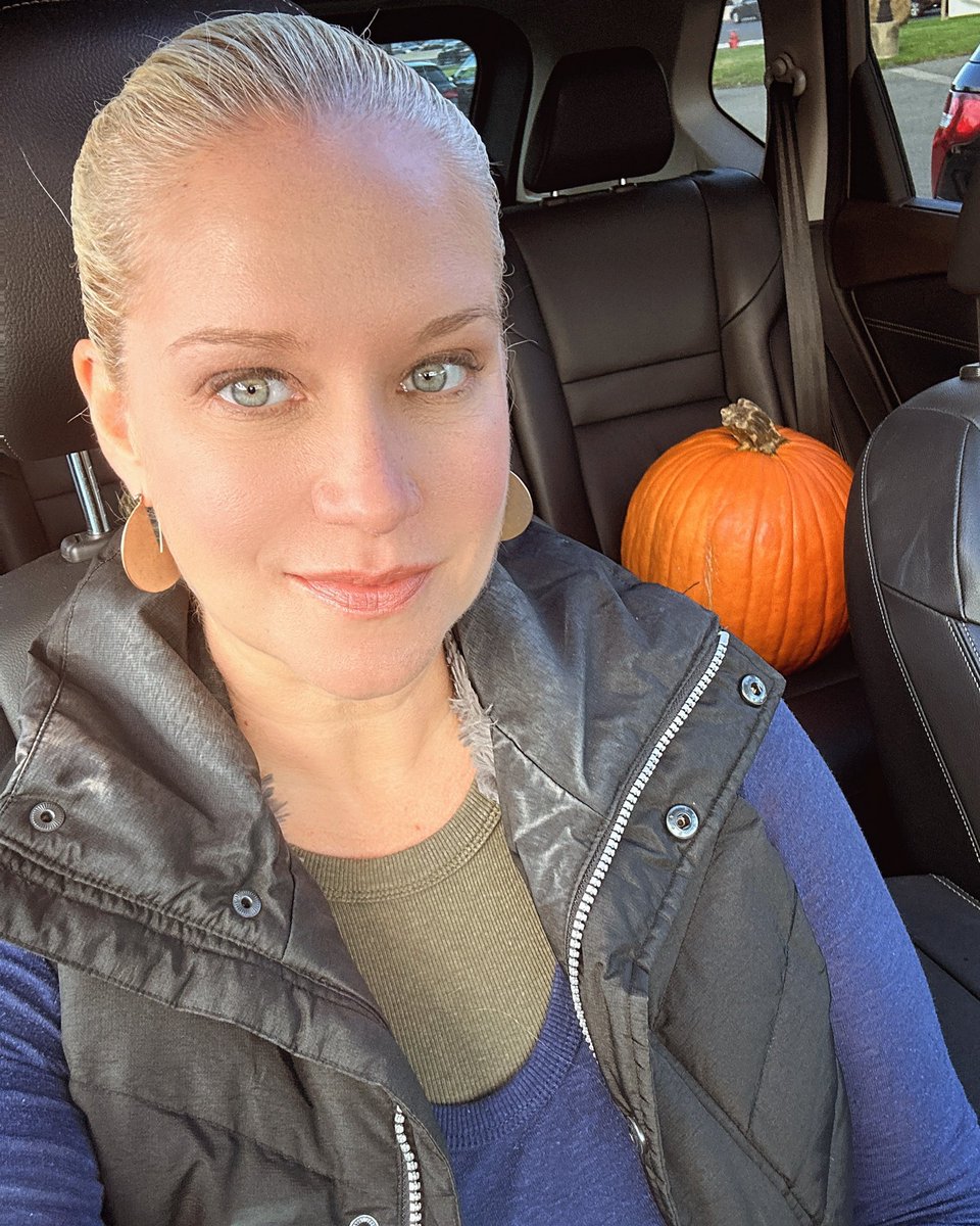 Have a new passenger today! 🎃 When your kid is home from college for the weekend, you have to have some good ol’ fashioned fun and carve some pumpkins! 🧡