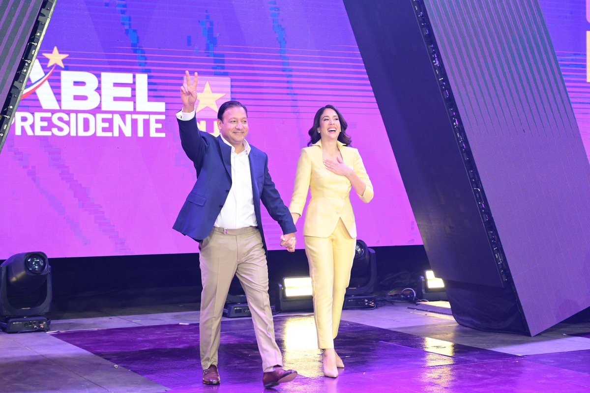 Hoy, ante miles de jóvenes, mujeres, hombres, militantes del Partido de La Liberación Dominicana: fui proclamado candidato presidencial del PLD. Gracias, por permitirme llevar este reto. Sé que será un trabajo duro; pero, estamos acostumbrados a los grandes desafíos y les aseguro