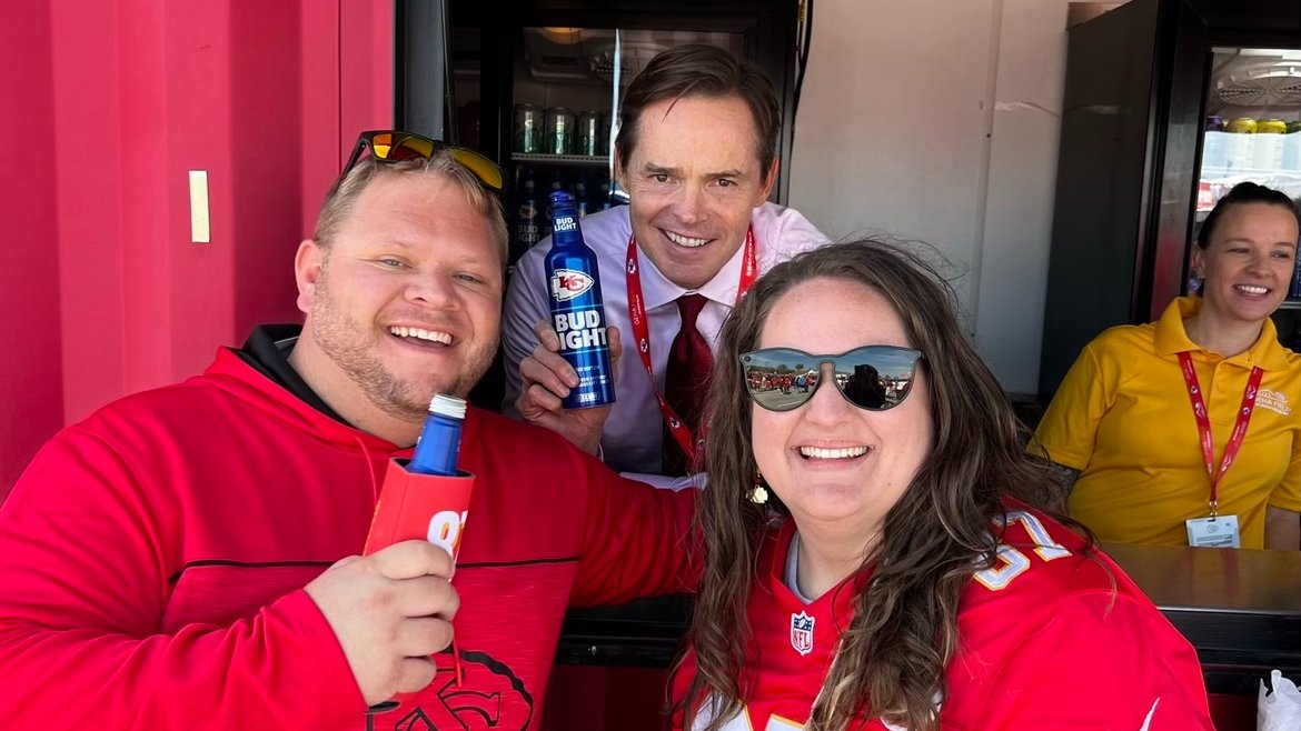 Mark Donovan tweet media