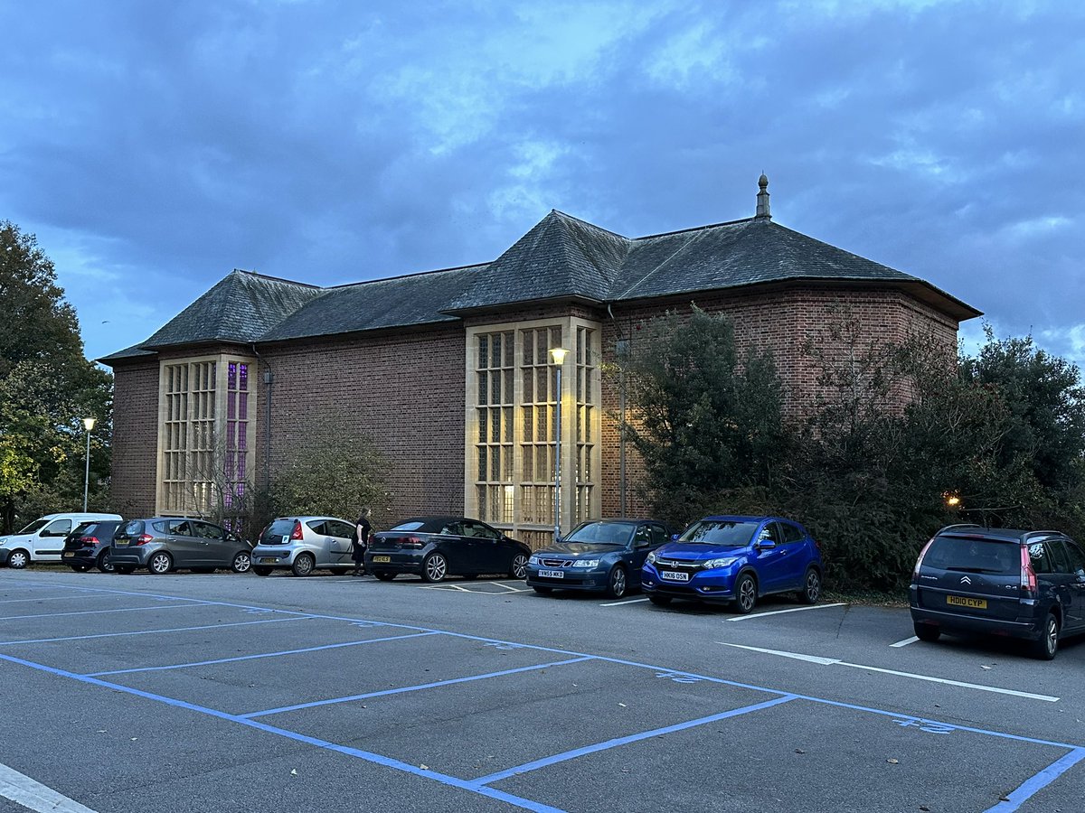 Lossky's tweet image. The @UofEChapelChoir is one of @UniofExeter’s finest jewels. Last night we enjoyed a wonderful celebration of their work in the @UniExeChapel, an amazing performance, though the roof may need repairs after the most powerful ‘I was glad’ I’ve ever heard.