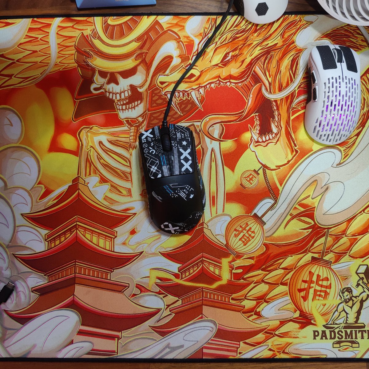 It's time to say goodbye to my favorite mousepad by <a href="/Padsmiths/">Padsmith</a>
I won, a pre production unit if I remember correctly, from a Giveaway when they first started as a brand.

I will miss it a lot but I used it much longer than it could handle me.

Good bye best wing man!