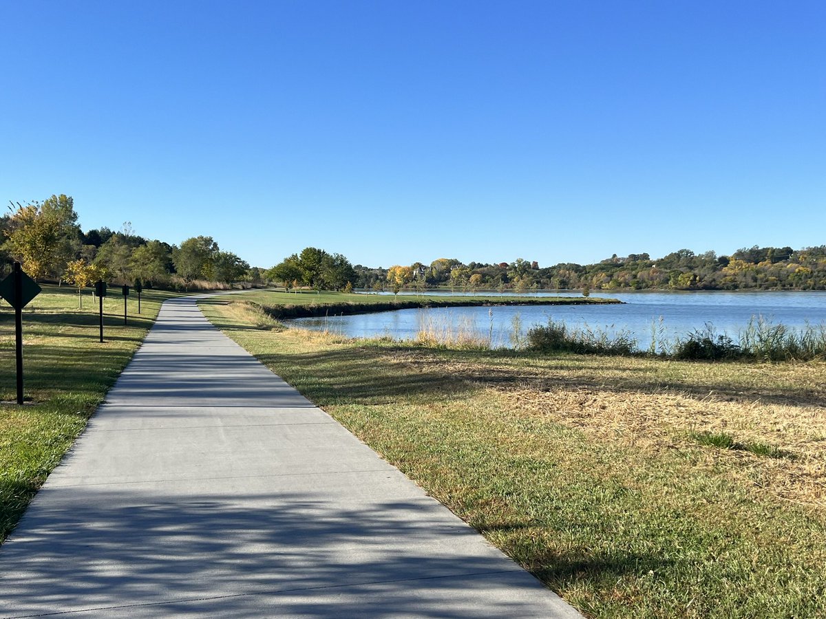 lautterback33's tweet image. Hello Sunday! Thank you @lake_cunningham for creating such a beautiful space in our community where we enjoy weekends walks and gorgeous scenery!