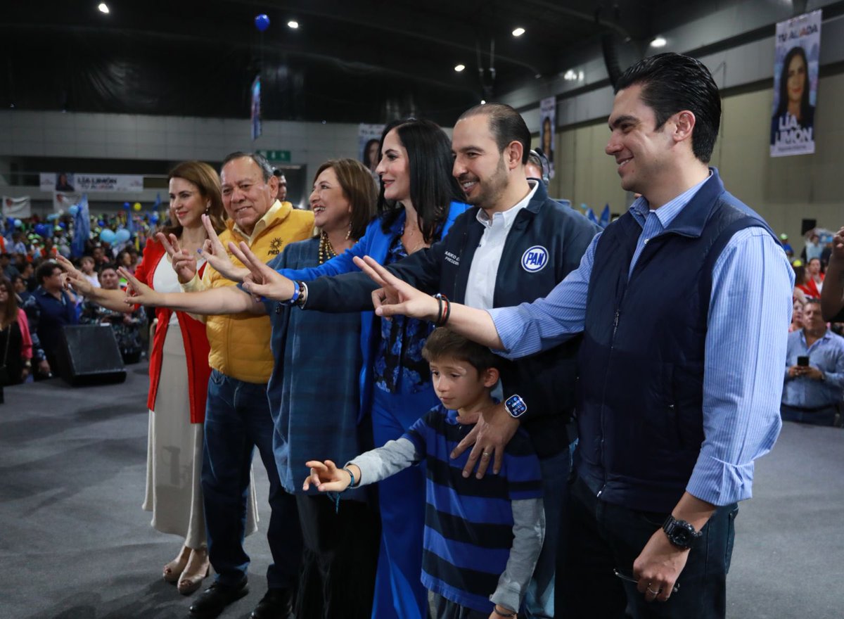 JorgeRoHe's tweet photo. Hoy celebramos el Segundo Informe de gobierno de la alcaldesa @LiaLimon al frente de la @AlcaldiaAO. 
Su liderazgo ha marcado una diferencia real en la demarcación. Gracias por ser nuestra aliada en la construcción de un mejor futuro. #SegundoInformeLiaLimon #SoyTestigo #LíaLimónTuAliada #TuAlcaldíaAliada