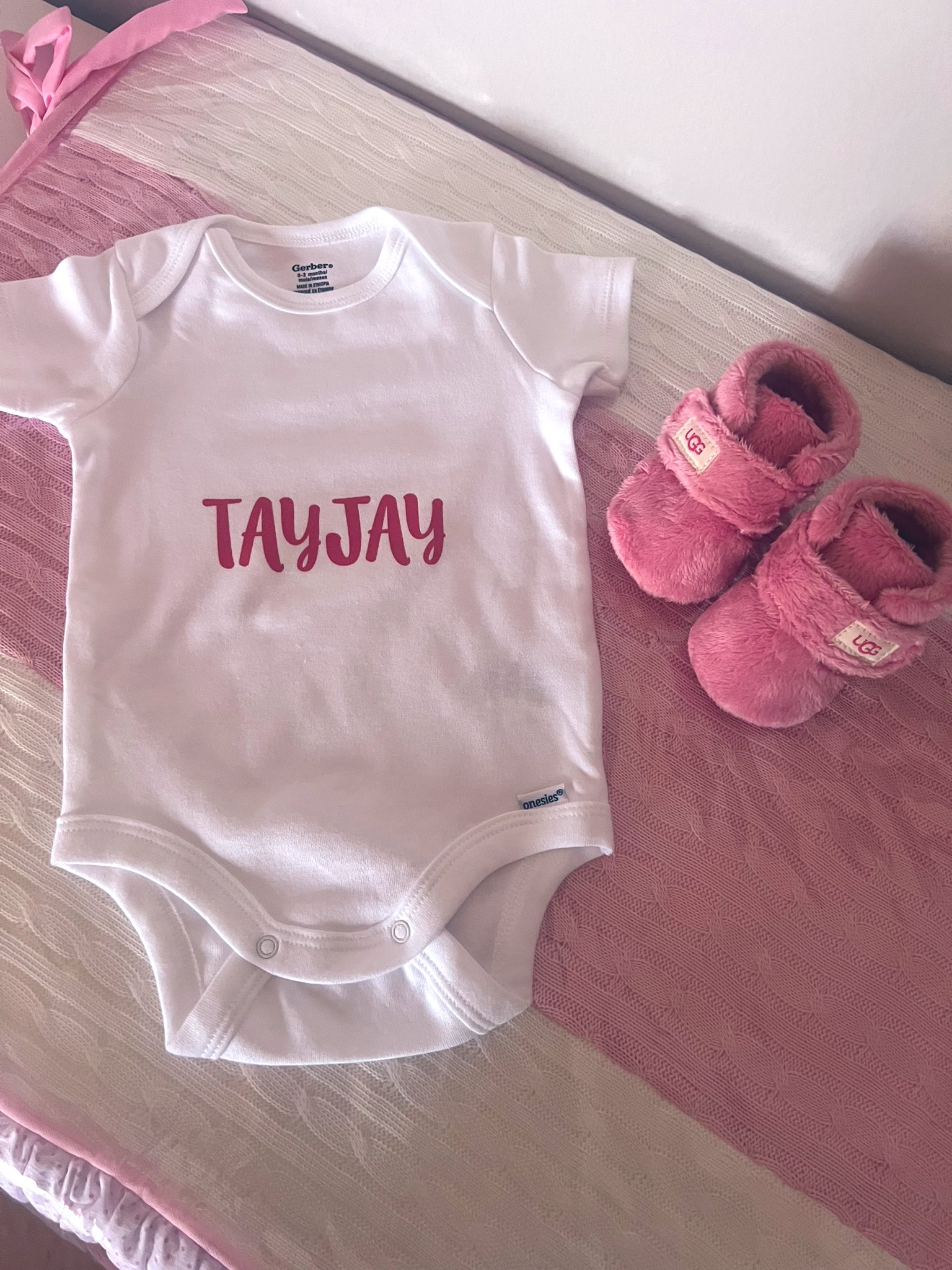 TAY MELO on X Auntie annajay with the special gift Loved it so much TayJay for life https t 6pyK8xM1sU X