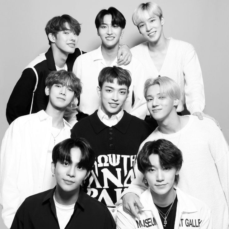 MOMENTO DE LLORAR...😭
Estamos a nada del aniversario de los chicos sin duda los años se pasaron demasiado rapido...♡ así que haré cositas por su día, me dejan sus @ para por mencionarlas y si hacen cositas yo feliz de verlo