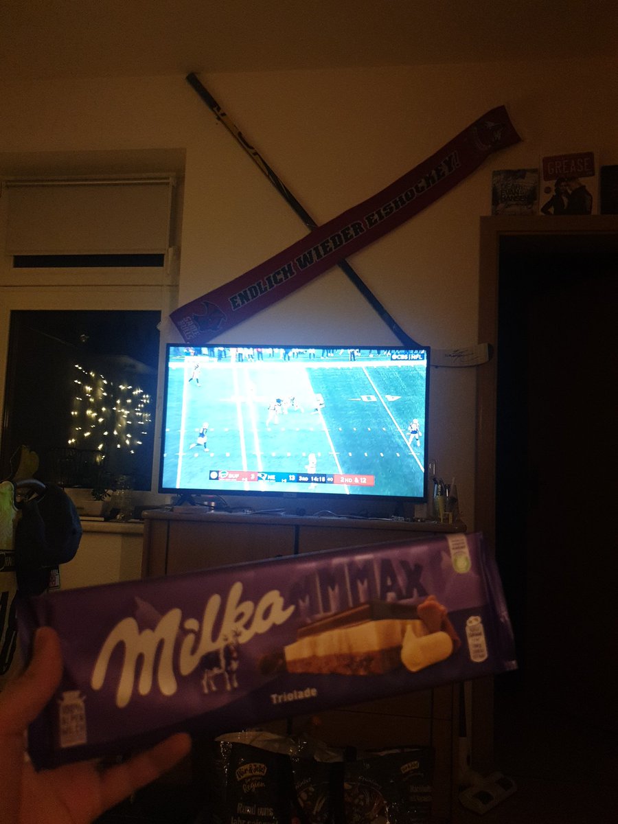 JessiMGGrote's tweet photo. Heute ist vorgesorgt beim Thema Schokolade.🤣🍫
@EsumePatrick @BjoernWerner @RTLNFL #NFL @FrankBuschmann @itsnicetomitja https://t.co/jgdxXLg0JM
