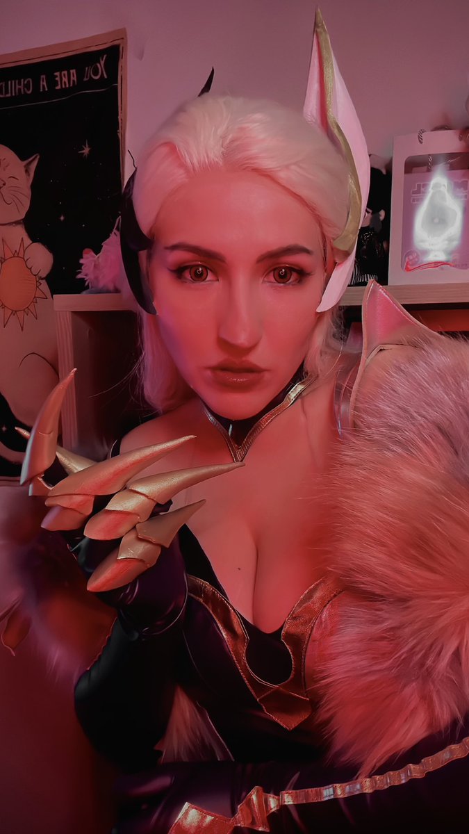 chibikchi's tweet photo. Відбулася ковен Евелін 👀
#League_of_Legends #covenevelynn #cosplay https://t.co/AsRZAjvPUP