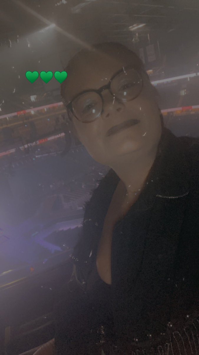 DAIZEEJONAS's tweet photo. Best night seeing my @jonasbrothers @joejonas @nickjonas @kevinjonas #JonasBrothers #joejonas #nickjonas #kevinjonas #jonasbrothersconcert #thetour #fivealbumsonenight https://t.co/jJwLNuRa6N