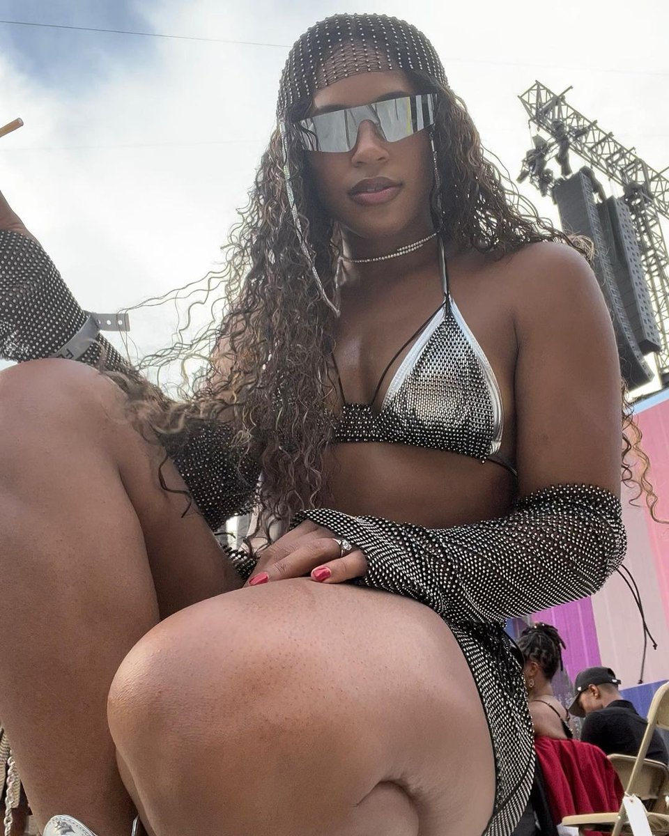 iBiggESTBull's tweet photo. I'm the definition of perfection.
The greatEST, strongEST and biggEST star on the industry.

#SeductiveSunday https://t.co/rRxn7cm1TQ