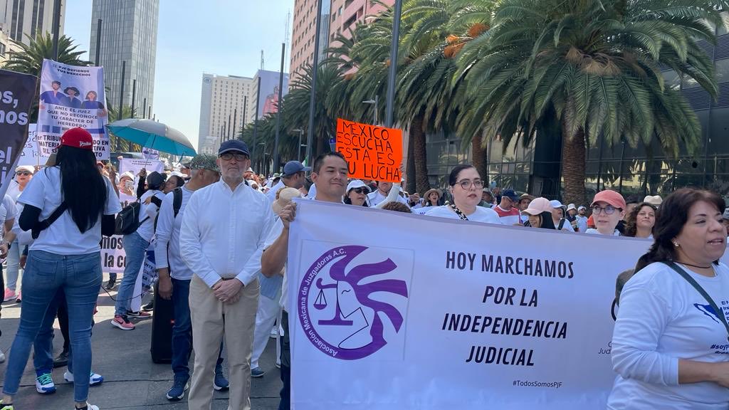 Con gran alegria y entusiasmo democrático, me sumé a la marcha en apoyo a la división de poderes, y al Poder Judicial y a los derechos de sus trabajadores.