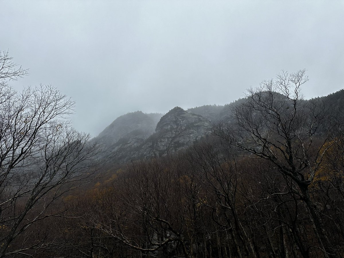 HaleyBouleyWX's tweet photo. It’s ❄️SNOWING❄️ in the Notch! https://t.co/3Z8IZRy7tA