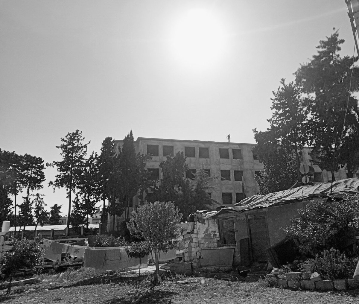 İnsanların öldüğünü gördüm. Hergün tekrar eden zulümü ve açlığı. Bütün bunlar bana gösterdi ki, hayatta hiçbir şey acı çeken bir insana duyacağımız empatiden önemli değildir. Ne servet, ne zeka, ne mevki. Soylu bir hayat yaşayacaksak, başkalarının acılarına kayıtsız kalamayız.