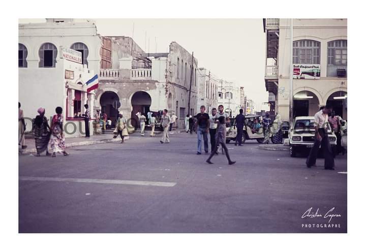 23Kidar's tweet photo. #Djibouti

📍 Année 1976. 
Chaque bâtiment porte une histoire. https://t.co/SXJz9VmSgE