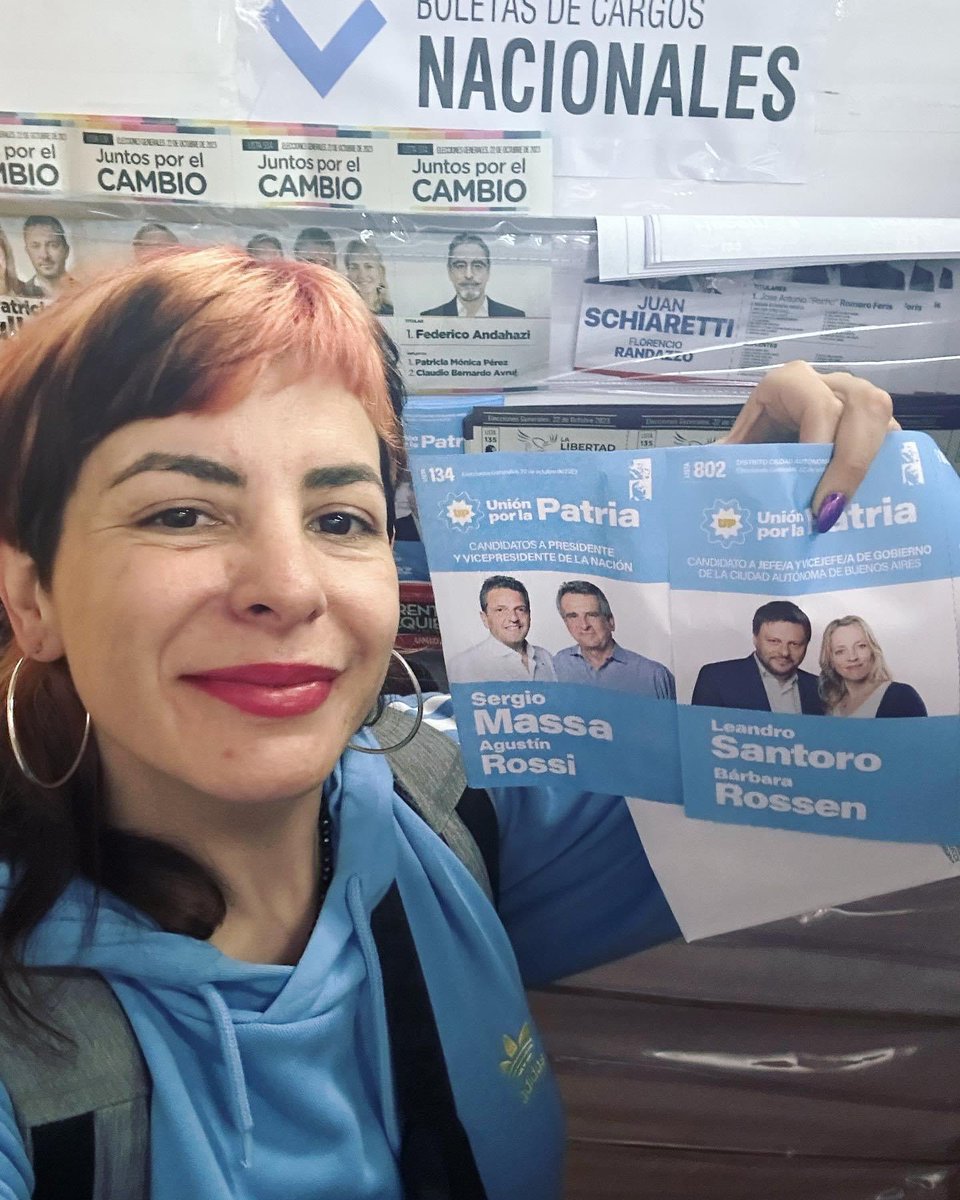 PaulaGimenez_Ok's tweet photo. Identidad, pueblo, democracia, memoria.
Suena tan sencillo, y sin embargo nos costó tanto. 

Julio Pacheco, detenido-desaparecido x el terrorismo de Estado, sigue apareciendo en los padrones. Lo seguimos buscando. Prohibido olvidar 🔥

#votoconlabandera 
Argentina 🇦🇷 https://t.co/cqBPUbRf66