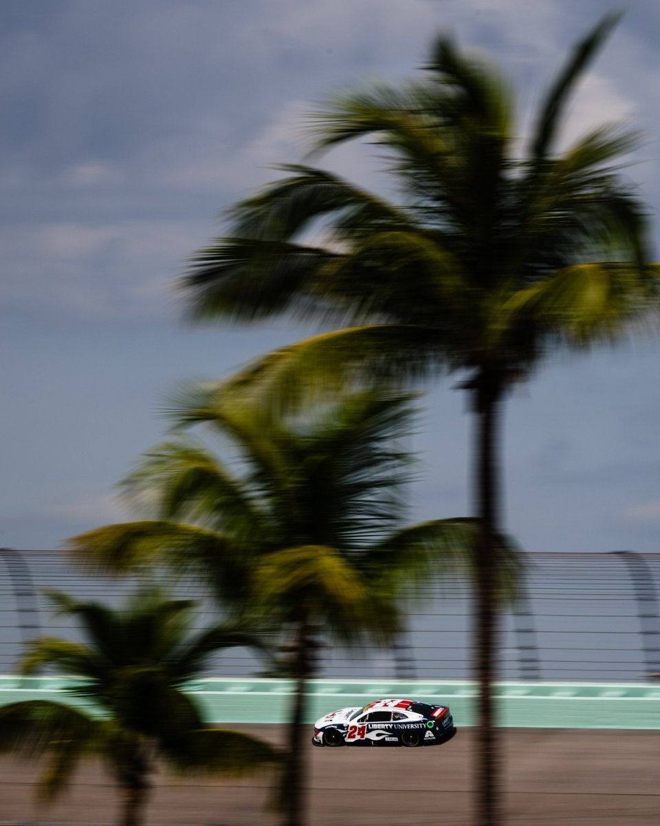 Those @HomesteadMiami views. #NASCARPlayoffs