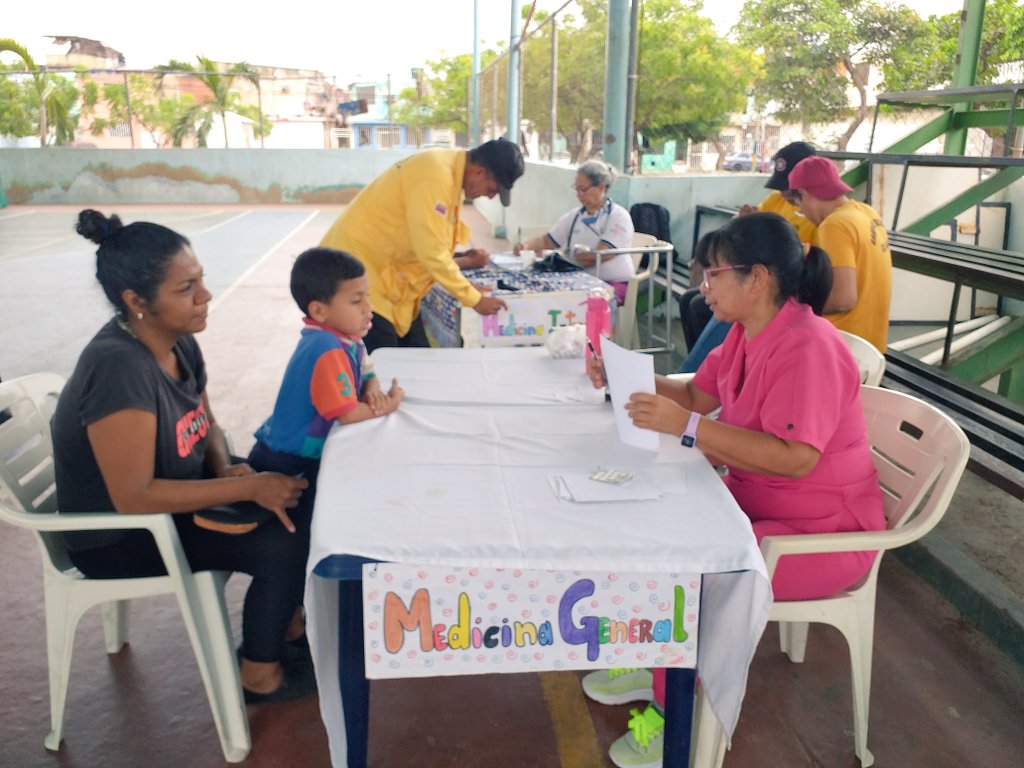 DMvnor's tweet photo. Para la gloria de Dios, Iglesia Boyacá III realiza: Jornada médico-misionera en Boyacá V, Barcelona. Domingo 22/10/23. Medicina General: 23; Medicina Interna: 14; Odontología: 15. Triaje: 41. Charlas 8 remedios naturales. Libros Esperanza para las Familias de Hoy entregados: 30 https://t.co/MbEv3IDWjM