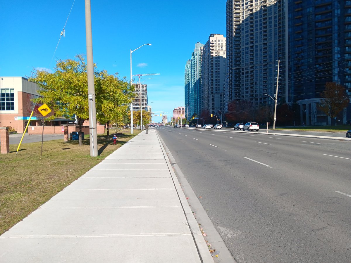 MikeBullard1997's tweet image. These jew hating thugs are now in middle of burnhamthorpe and 20 cops doing nothing.#bonniecrombie #peelregionalpolice