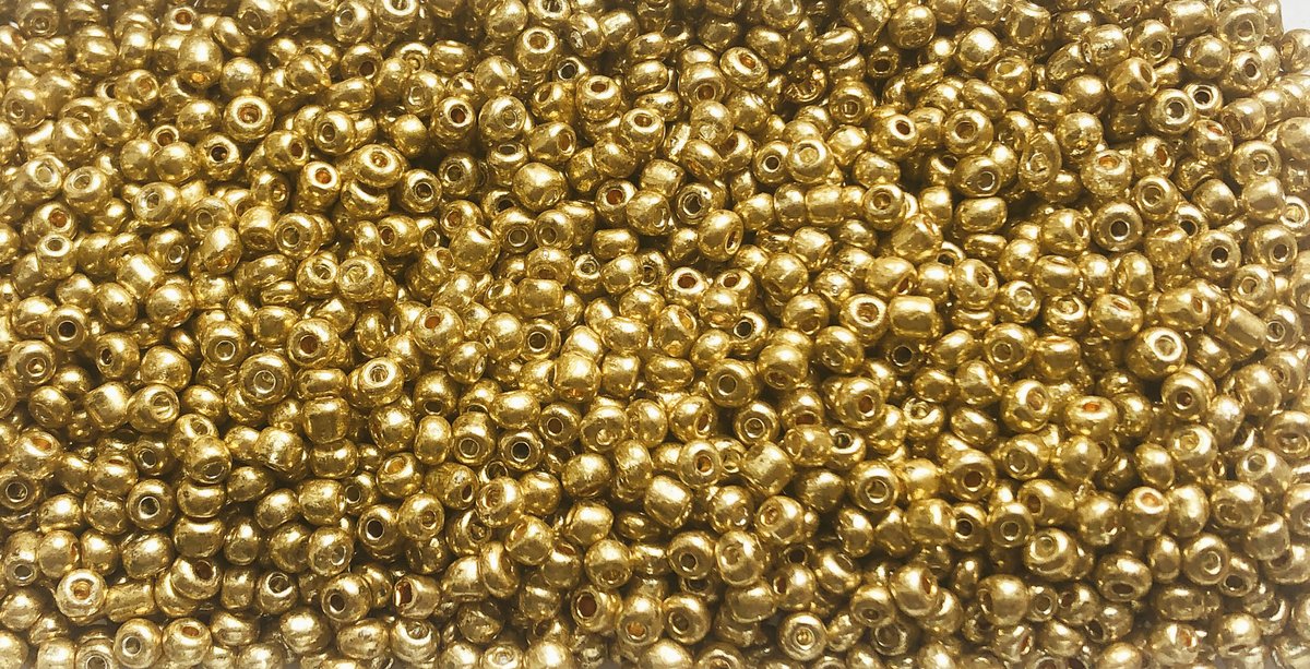 Brand New 6/0 (approx. 4mm in diameter) Golden-coloured Seed #Beads.  
25g for £3.20.  
50g for £4.50.    
Free UK shipping. We ship across Europe.  
#CamelliaBeadsUK 
#UKCraftersHour #CraftHour #HandmadeHour #CraftBizParty
etsy.me/3OFIPlO