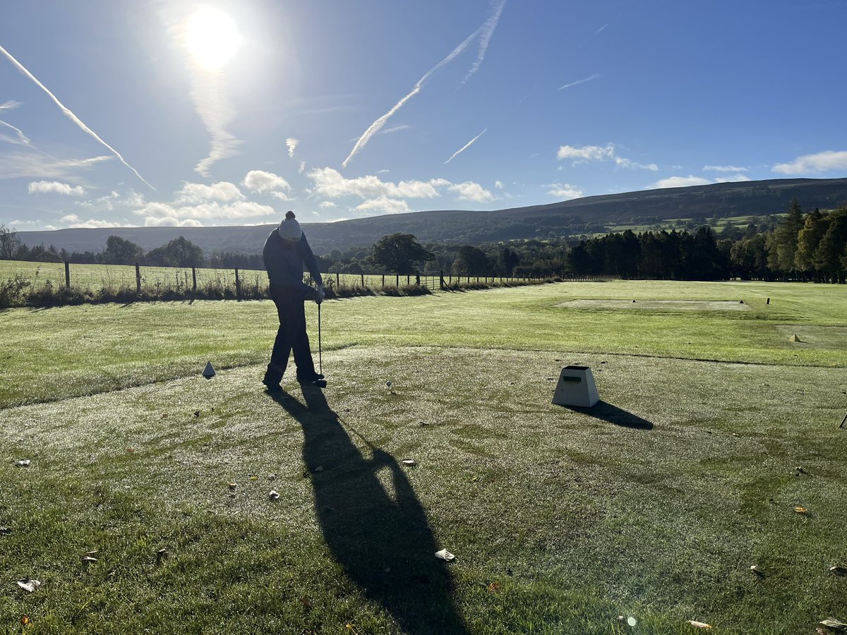 Gorgeous autumn morning <a href="/IlkleyGolfClub/">Ilkley Golf Club</a>…soon be spring. <a href="/willwhiteoak/">Will Whiteoak</a>
