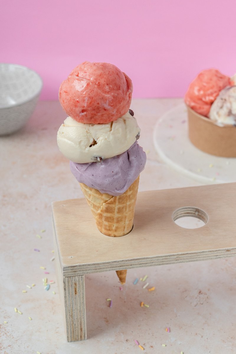 Order your scoops like a pro on your next Scoop Shop visit. 🍨🍦

☝🏾 Let us know your size: mini, single, double or triple?
✌🏾 Cup or Cone?

We’ll ring you through and then sample, sample, sample until you find your perfect flavours.   🥄🥄🥄

#fourallicecre