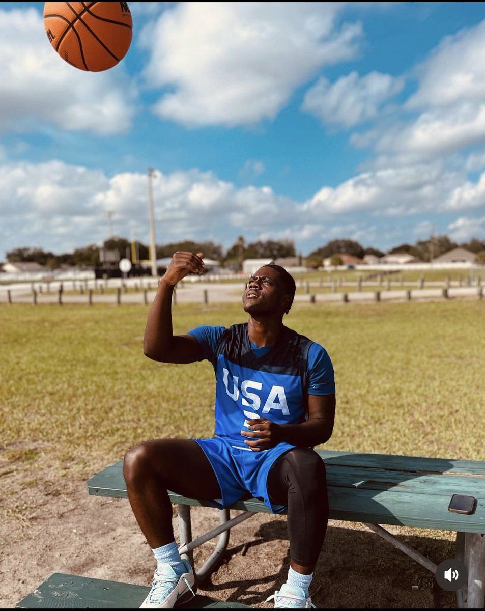 Usa2Ghana's tweet photo. Our PG let the journey begin 🤴🏿 back in action 28th @USFAthletics   #usa2ghana #bball #basketball #hoop https://t.co/exBZ8c9mCe