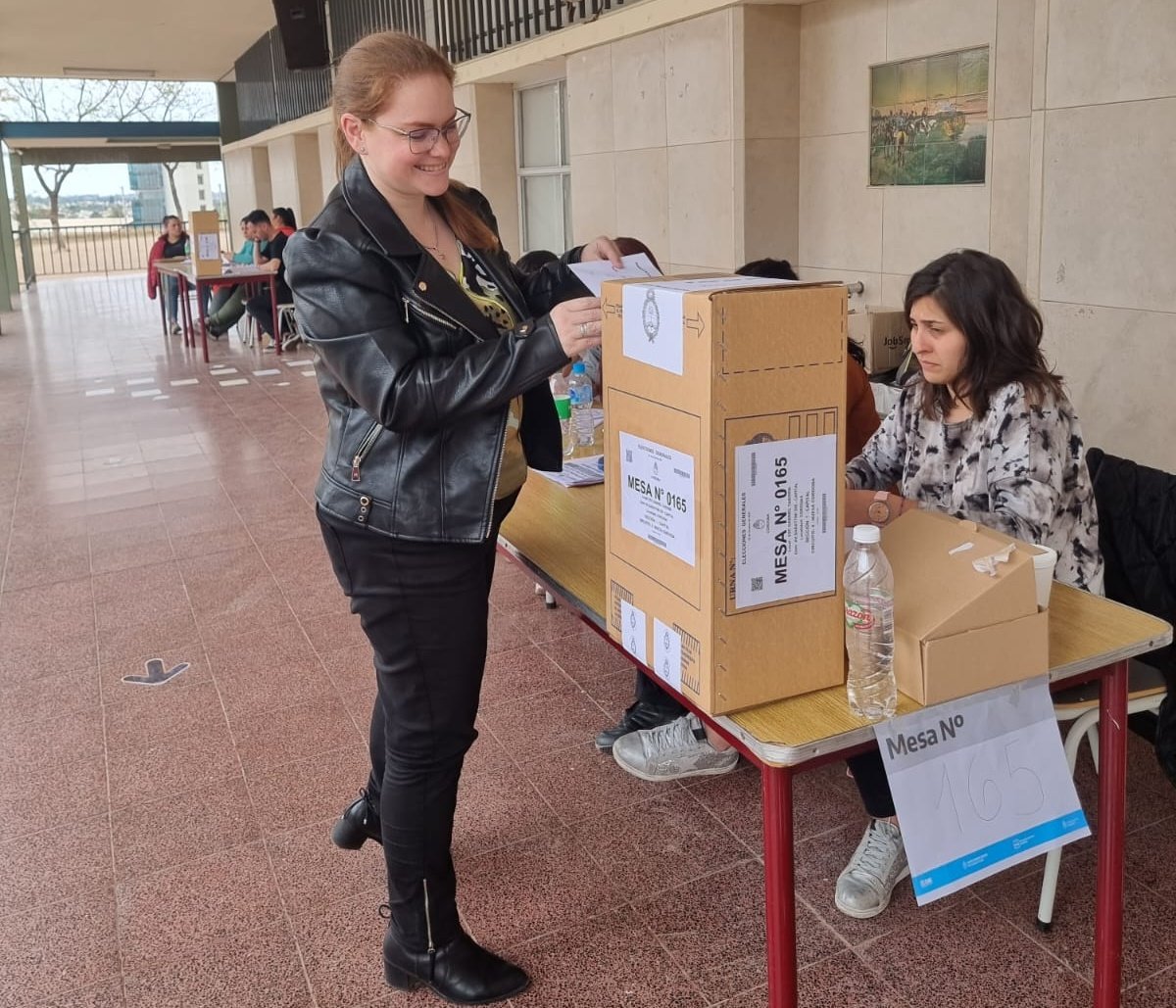 Silviapaleo_'s tweet photo. 🙌A 40 años de democracia, qué mejor homenaje que ir a votar.🗳
Muchas gracias a todos los fiscales que están cuidando los votos de los argentinos en cada rincón de la Argentina.🇦🇷

#EleccionesArgentina2023 https://t.co/tEE4TbHlyY
