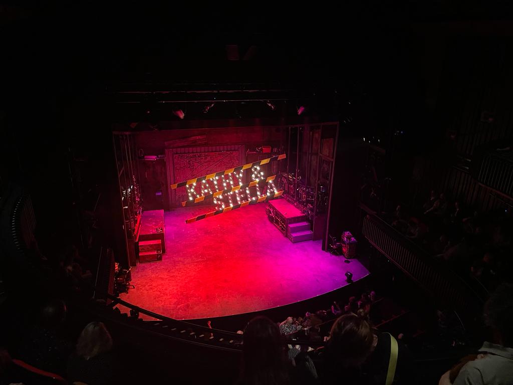 JonCalvert's tweet image. An evening at @HOME_mcr last night for Kathy &amp;amp; Stella Solve a Murder. So good to see this show again after Edinburgh '22, it's transformed so much and grown to a whole new scale. 

Super slick and massive production values, can't wait to see what this show goes on to do next!