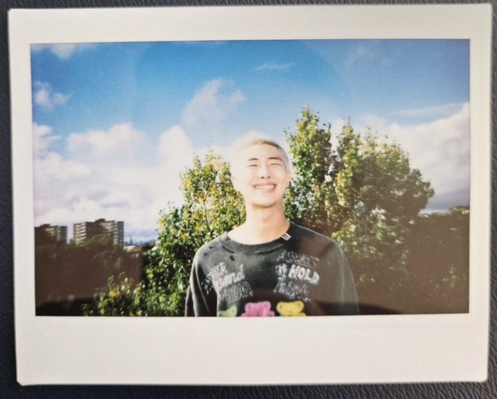 rmarchives's tweet photo. this polaroid 🥹 https://t.co/K4wj71twyq