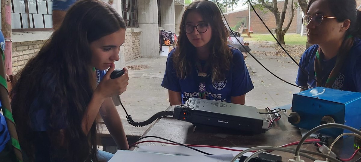 RCU_CX1AA's tweet photo. #JOTA #CW1PJB operando desde la parroquia Padre Juan Bonmensadri en el barrio de Colon, Montevideo. https://t.co/wdn8D8ExLq