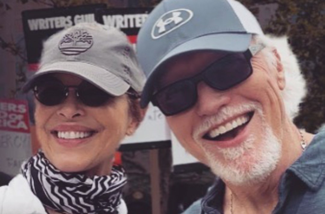 Silversmeasures's tweet image. Sometimes, having fun with your best friend is all the therapy you need. @MaryPageKeller and @tigianpage are definitely friends for life. Looks like they are having a  whole lot of fun 🤣 #LoveIt #FunDuo 🤩
#SmilingIsContagious 🤣 #SettingAPerfecrExample #GoodNightTwitterWorld