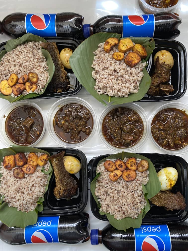 Pallettendrapes's tweet photo. Happy Sunday X family
We have lunch packs available tomorrow
Please place orders for yourself and your loved ones
Jollof+beef-2500
Jollof+chicken-3000
Ofada+fish-2000
Ofada+turkey-3500
You can curate your lunch packs
#Mrbanks #Ekiti #VendorsPRO #vendors #pagesbydamicommerce https://t.co/2eMJViLyxe