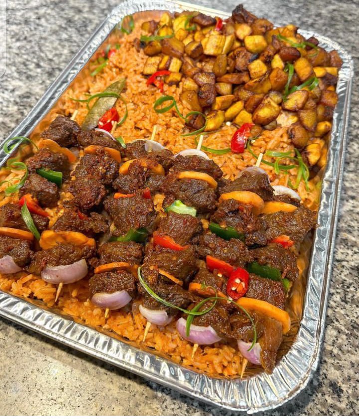 Pallettendrapes's tweet photo. Happy Sunday X family
We have lunch packs available tomorrow
Please place orders for yourself and your loved ones
Jollof+beef-2500
Jollof+chicken-3000
Ofada+fish-2000
Ofada+turkey-3500
You can curate your lunch packs
#Mrbanks #Ekiti #VendorsPRO #vendors #pagesbydamicommerce https://t.co/2eMJViLyxe
