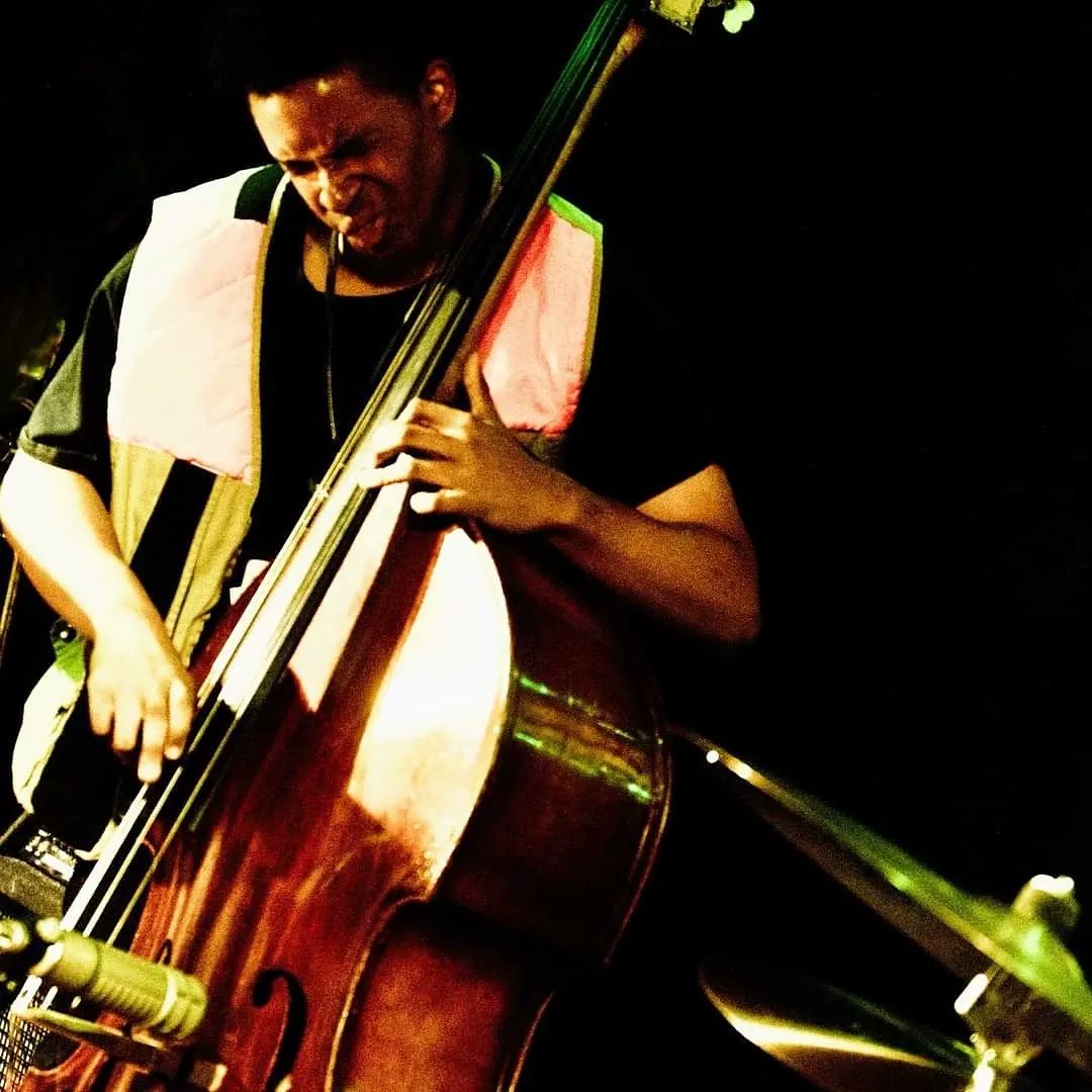 AquilMizan's tweet photo. Happy Birth Anniversary to #bassist https://t.co/4PKc6cDEHZ!
In the video #cellist @jeff_cello is playing #HappyBirthday
#strings #contrabass #violin #jazz #bass #bassistsofinstagram #LaesioOnBass #doublebass #stringbass #cello #standupbass #uprightbass #acousticbass #bassguitar https://t.co/Phd4mA1YC7