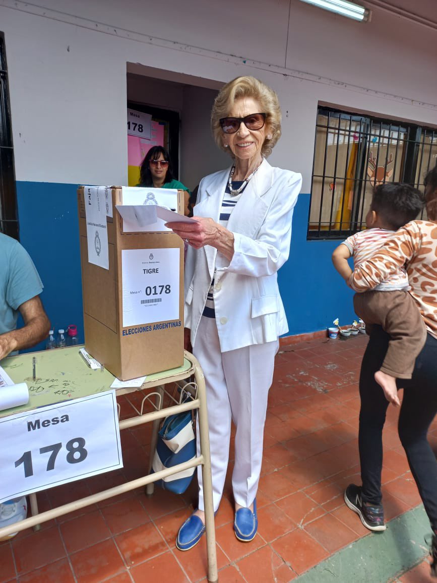 Cuqui, con 87 años, votando en Tigre!! #Decision23 
<a href="/todonoticias/">TN - Todo Noticias</a>
