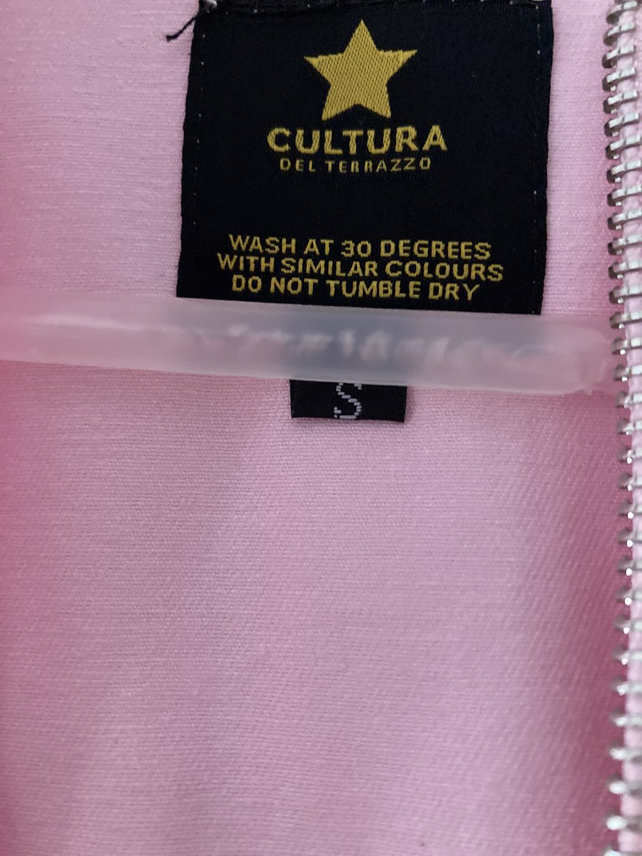 Laura 🐈‍⬛ tweet media