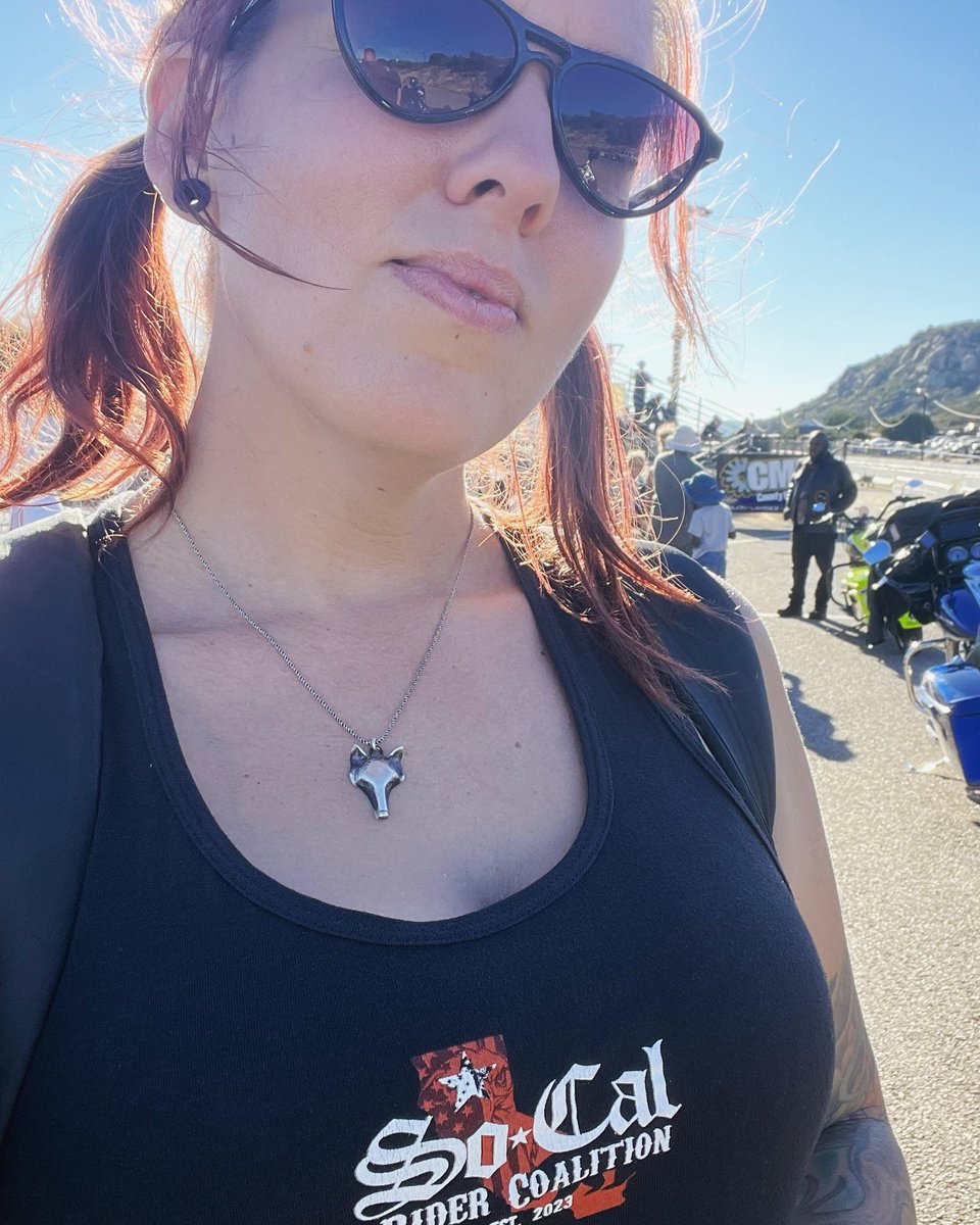 ❤️🖤Great race day @socalbikedrags with the @socalridercoalition family! 🖤❤️#socalridercoalition #socaldrags #1down5up #bikerfam #dragracing #motorcycle #throttletherapy #motorcycleracing #family #twowheeltherapy #baronaspeedway #community #twowheelsonelove #babeswhoride