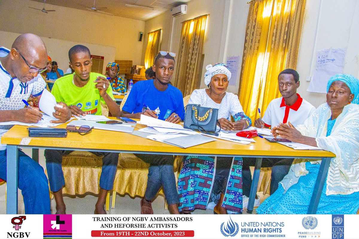 Day four (4) and final day was for our Ambassadors and #He4She_Activists to develop and adopt their TOR and Action Plan to prepare and validate them for their tasks after the training. This was facilitated by @daviezmolamin and our National Coordinator #Mr_Fallu_Sowe. 

#EndSGBV