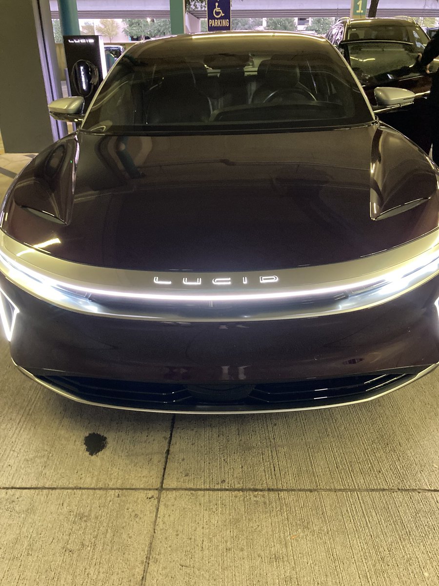 Ecofixgroup's tweet photo. EV shopping in Texas #lucid #instantspeed #planotexas #EV https://t.co/8qwQxdsrkR