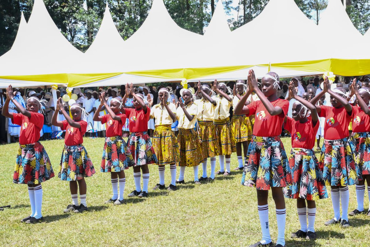 CDKK2022's tweet photo. Joy as six  Catholic Priests Celebrate Silver Jubilee In Kakamega Diocese yesterday.
Very Rev.Father Ferdinand Lugonzo,Rev. Father Alfred Ndalwala , https://t.co/cDPMwASrBN Maurice Kigame, Rev Fr.Fredrick Wasiche, Rev Bernard Ikalia, and Rev Fr.William Musando . https://t.co/B1y9IrZt7S