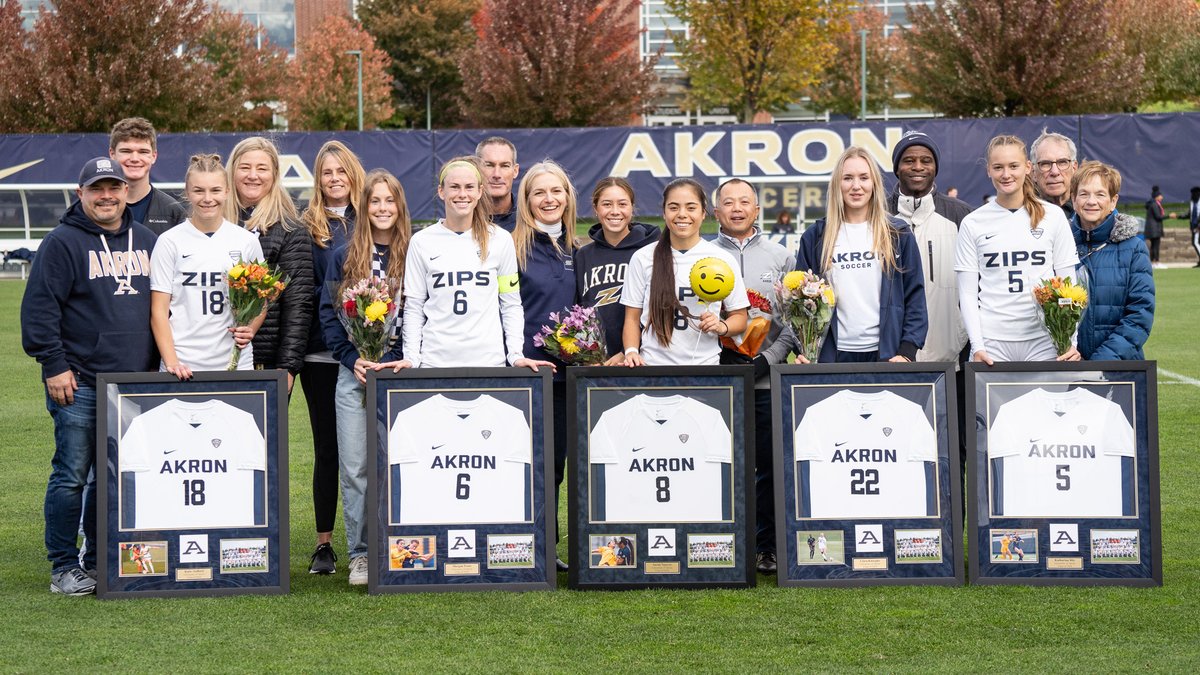 ZipsWSOC's tweet photo. Some @ZipsWSOC Senior Day ceremony photos

#GoZips | @ZipsWSOC 🦘 https://t.co/7MY2EEtXT2