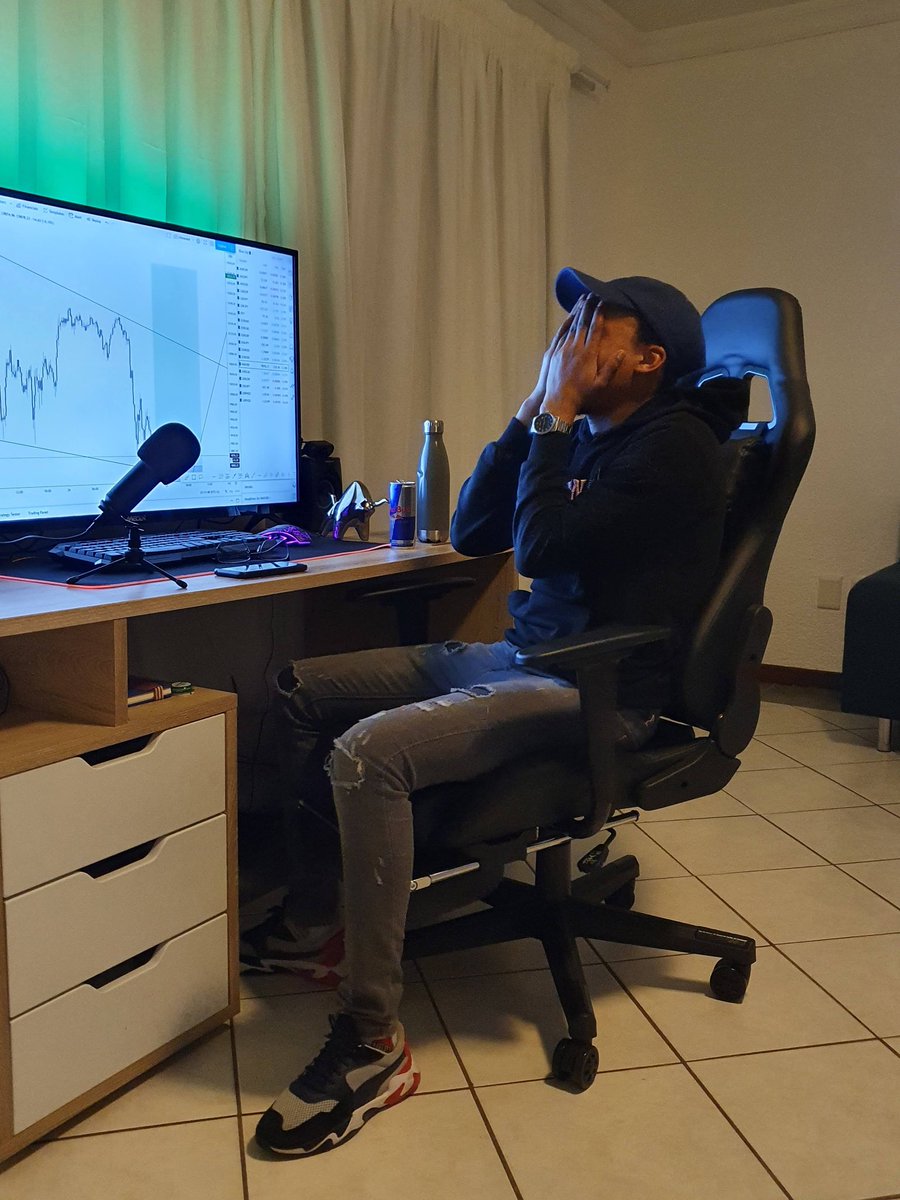fx_margin_call's tweet photo. No matter how hard it gets , just keep going , keep pushing 

New week , new opportunities for you to improve 

Let's make this week better than the previous week 🙏🏼 https://t.co/jwQprMIQod