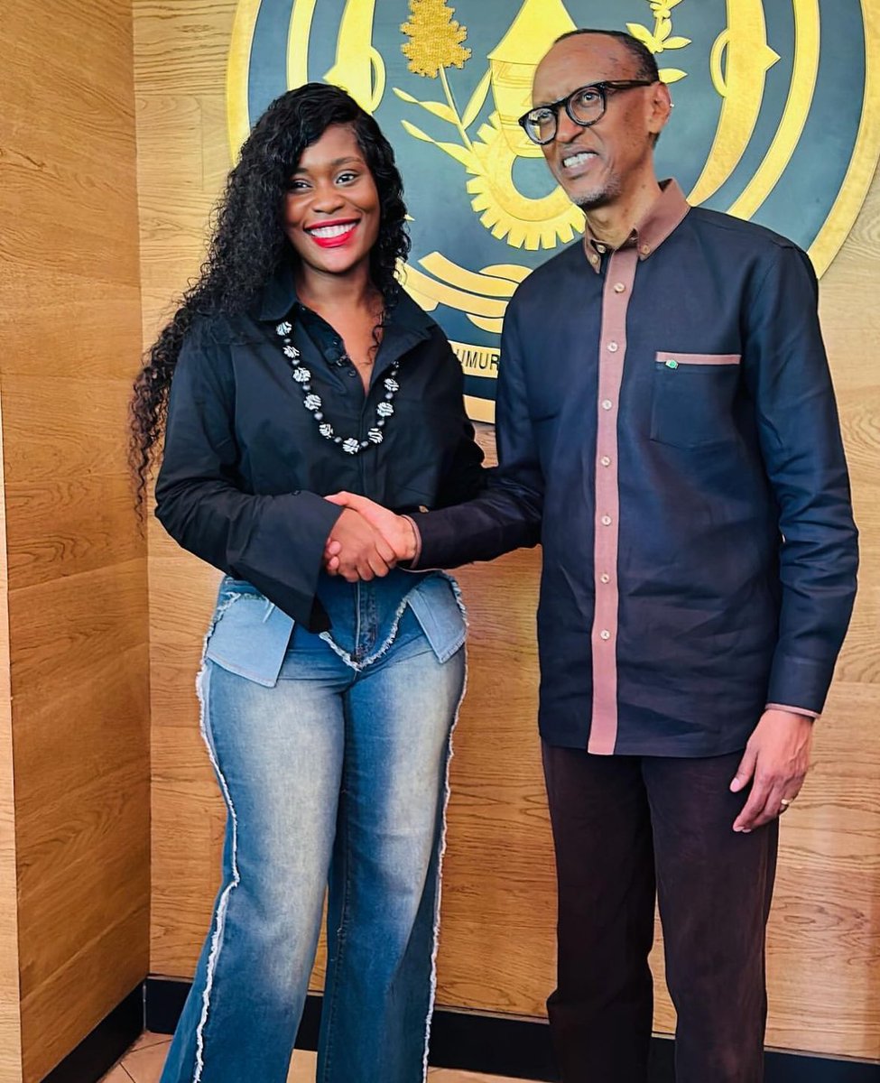 marcalainb's tweet photo. Seeing our amazing Haitian star @rutshelle meeting the President of Rwanda @PaulKagame after winning the Best Caribbean Artist award at the #TraceAwards2023 just made my day!

Rwanda is so vested in opening itself to the world so hosting events like the Trace Awards fell naturally into top priorities and on top of the President’s agenda.

Great move @UrugwiroVillage 
Proud of you my dear Rutshelle Guillaume!
So proud 🇭🇹🇷🇼🤩 
@NewTimesRwanda #TraceAwardsRwanda2023
#TraceAwards #blackexcellence #HaitiRwanda