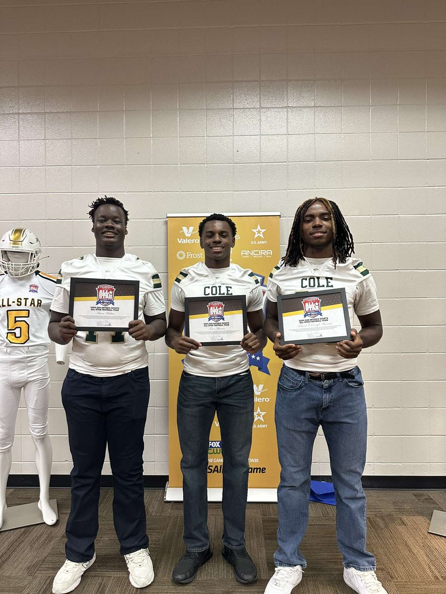 Walters_Aar0n's tweet photo. Representing @RGC_Football today at the all star media day,Thank you for having me out! Once again so blessed and honored! @scott_kissee @AtunraseKenny @AtunraseTai https://t.co/F6GeSROM2K