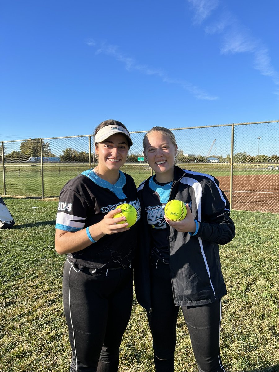 💣SQUAD!! 
<a href="/KaylaOMalley4/">Kayla O’Malley</a> hits a 2 run homerun in the first inning.
<a href="/HannahGrossman0/">Hannah Grossman</a> hits another in the fourth inning.
<a href="/WI_LightningSB/">WI Lightning SB</a>