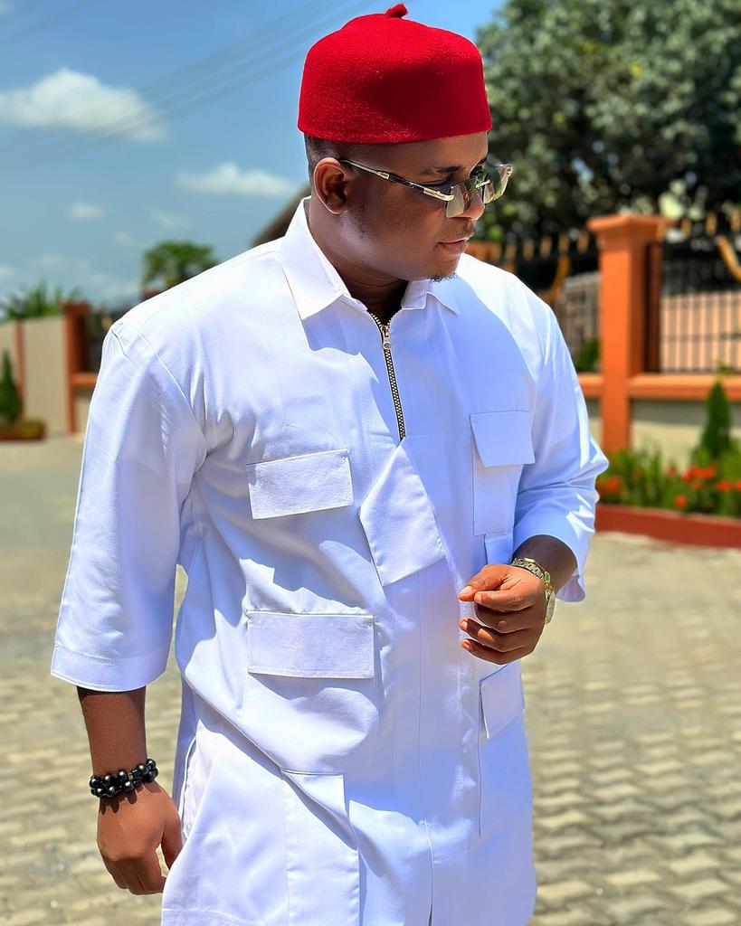 EnockDarko14's tweet photo. The wrong crowd will distract you, the right crowd will motivate you. #Watabomshell #maameyaa https://t.co/u8tVn8BaUr