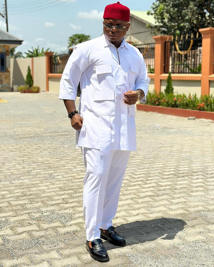 EnockDarko14's tweet photo. The wrong crowd will distract you, the right crowd will motivate you. #Watabomshell #maameyaa https://t.co/u8tVn8BaUr